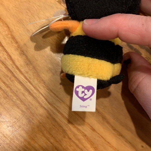 TY beanie boos, sting Keychain new - Picture 3 of 3